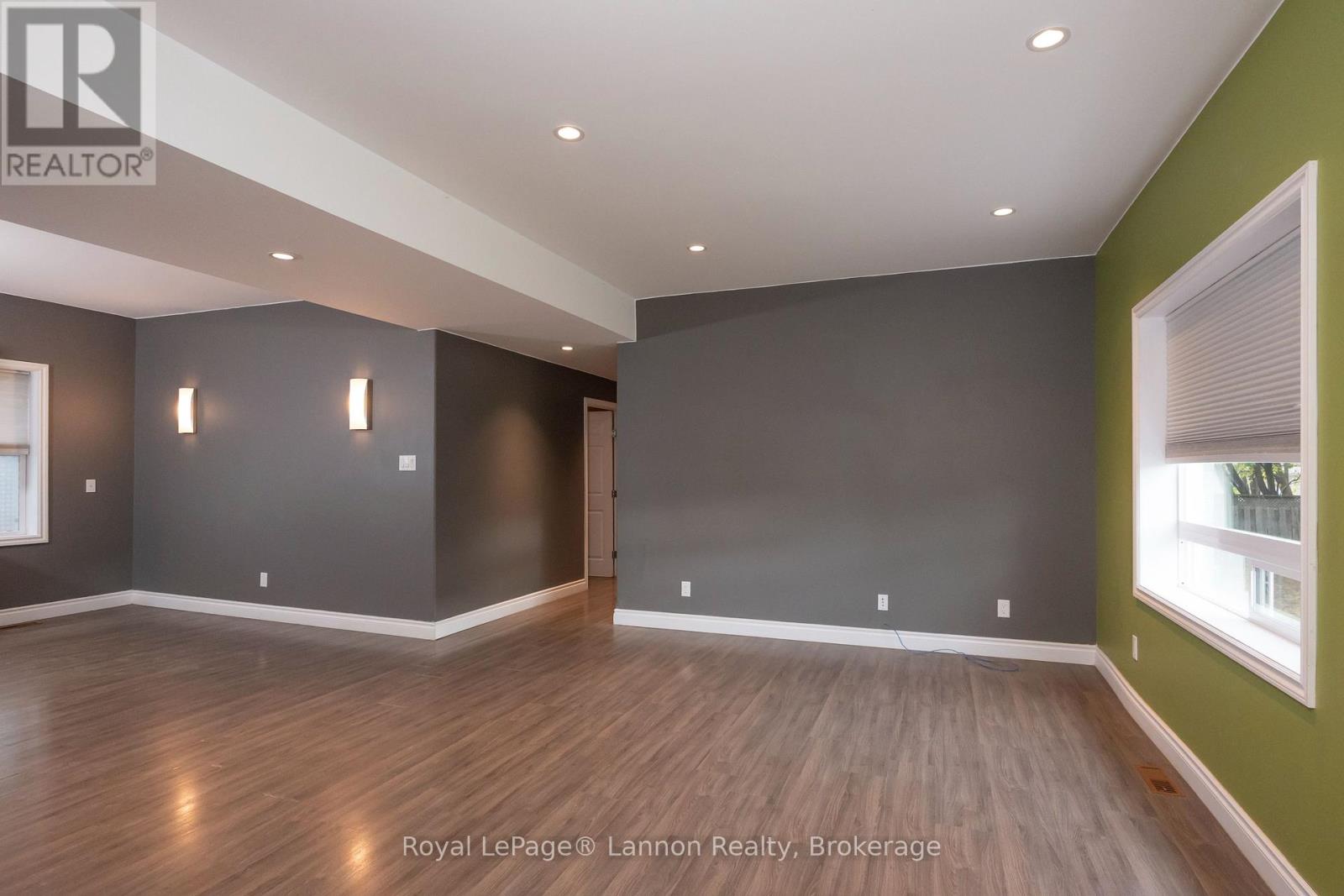 350 Bay Street Property Photo 11