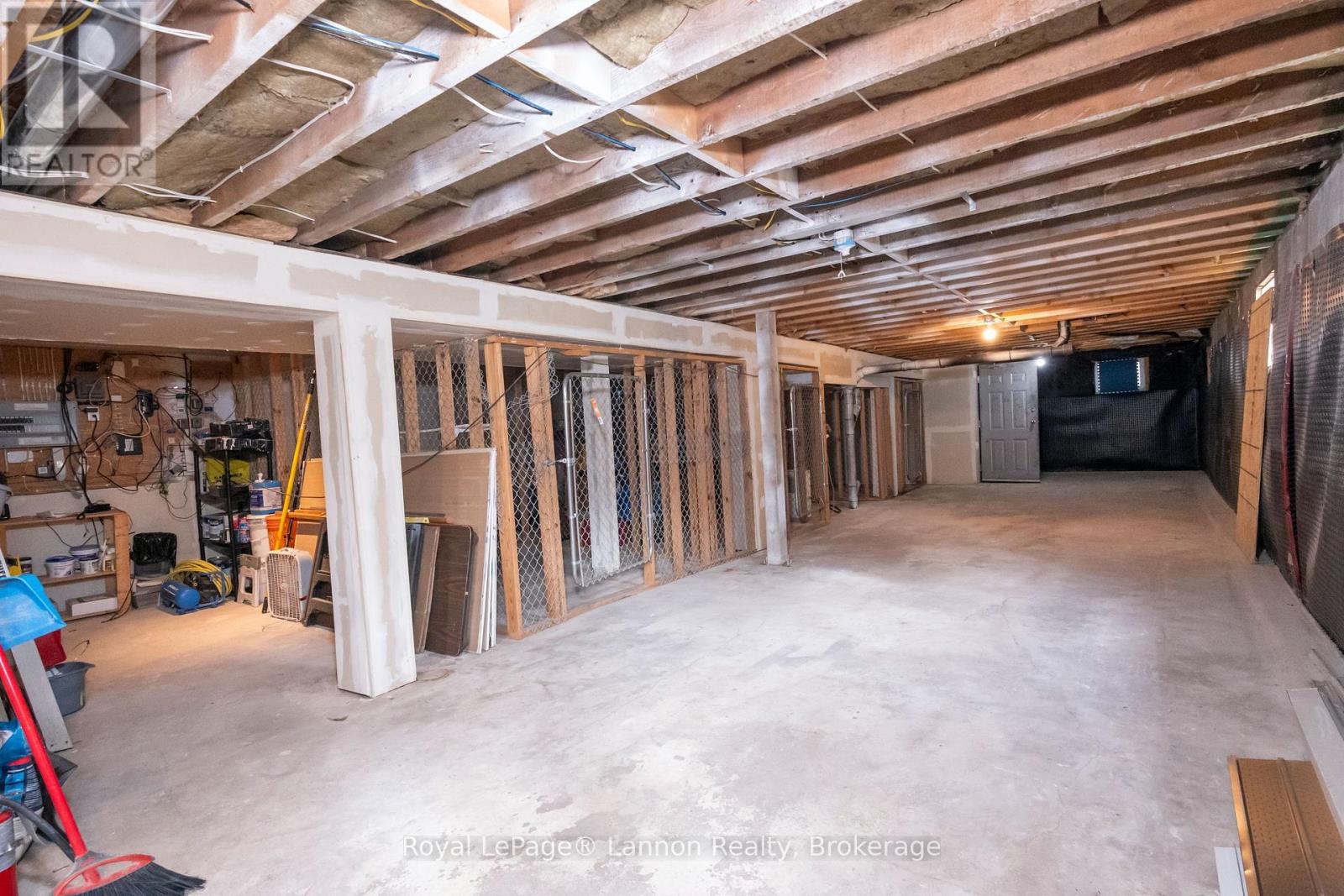 350 Bay Street Property Photo 31