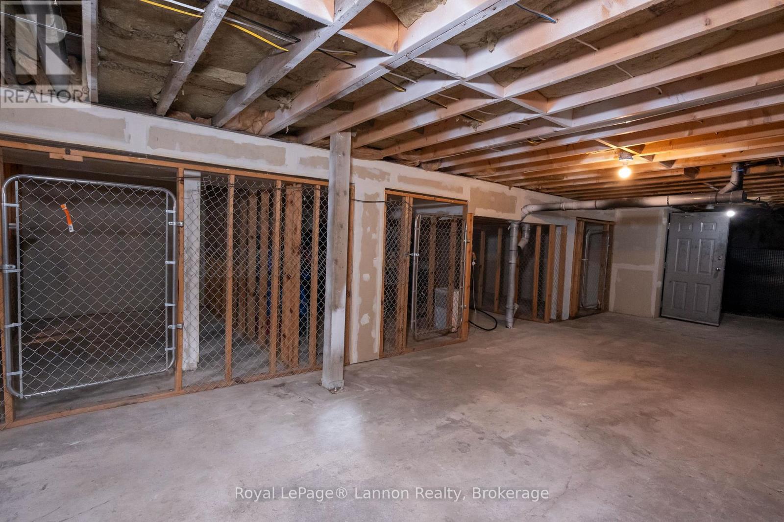 350 Bay Street Property Photo 33