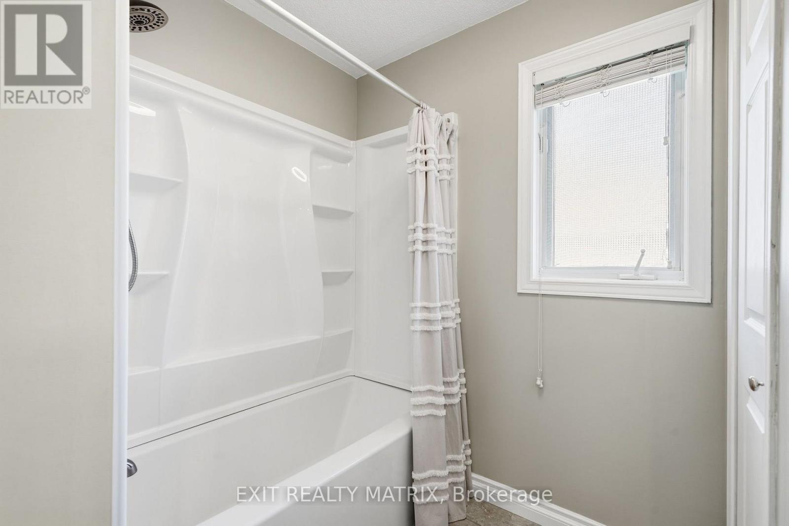 2 Maheu Street Property Photo 18