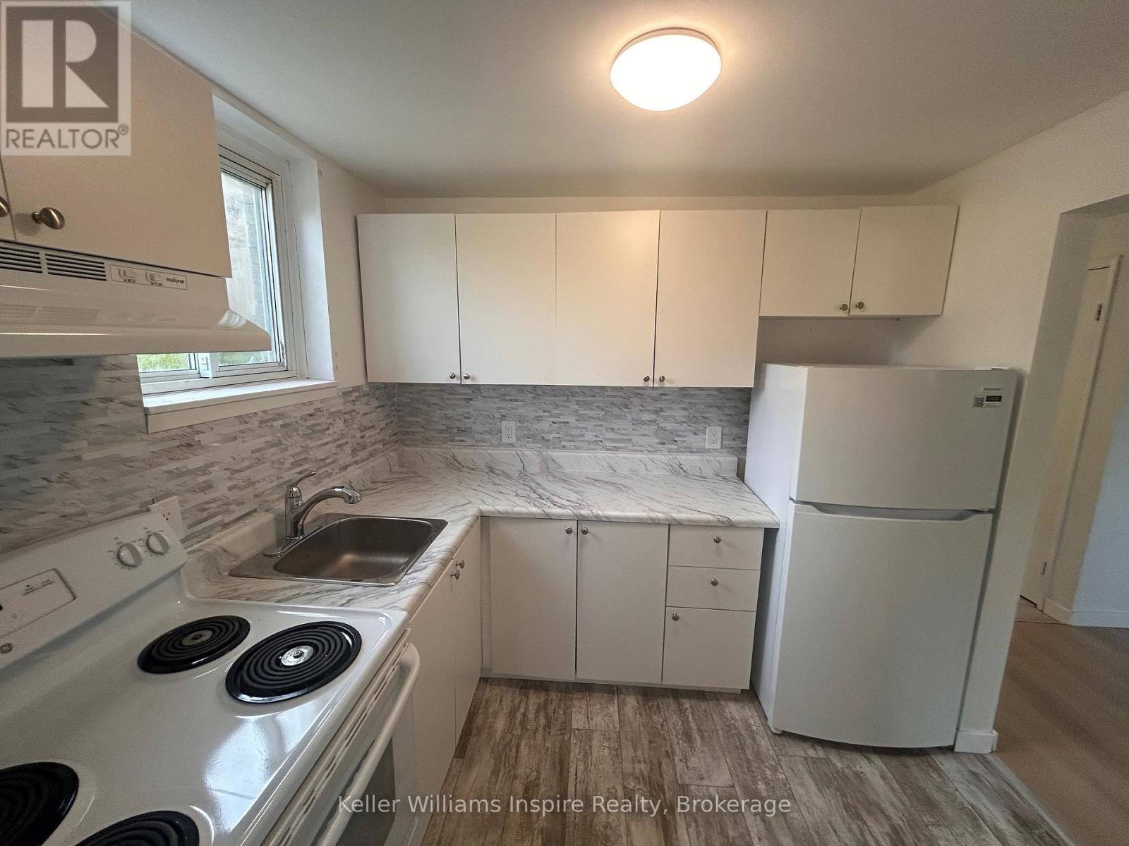 4 - 520 Andrew Street Property Photo 2