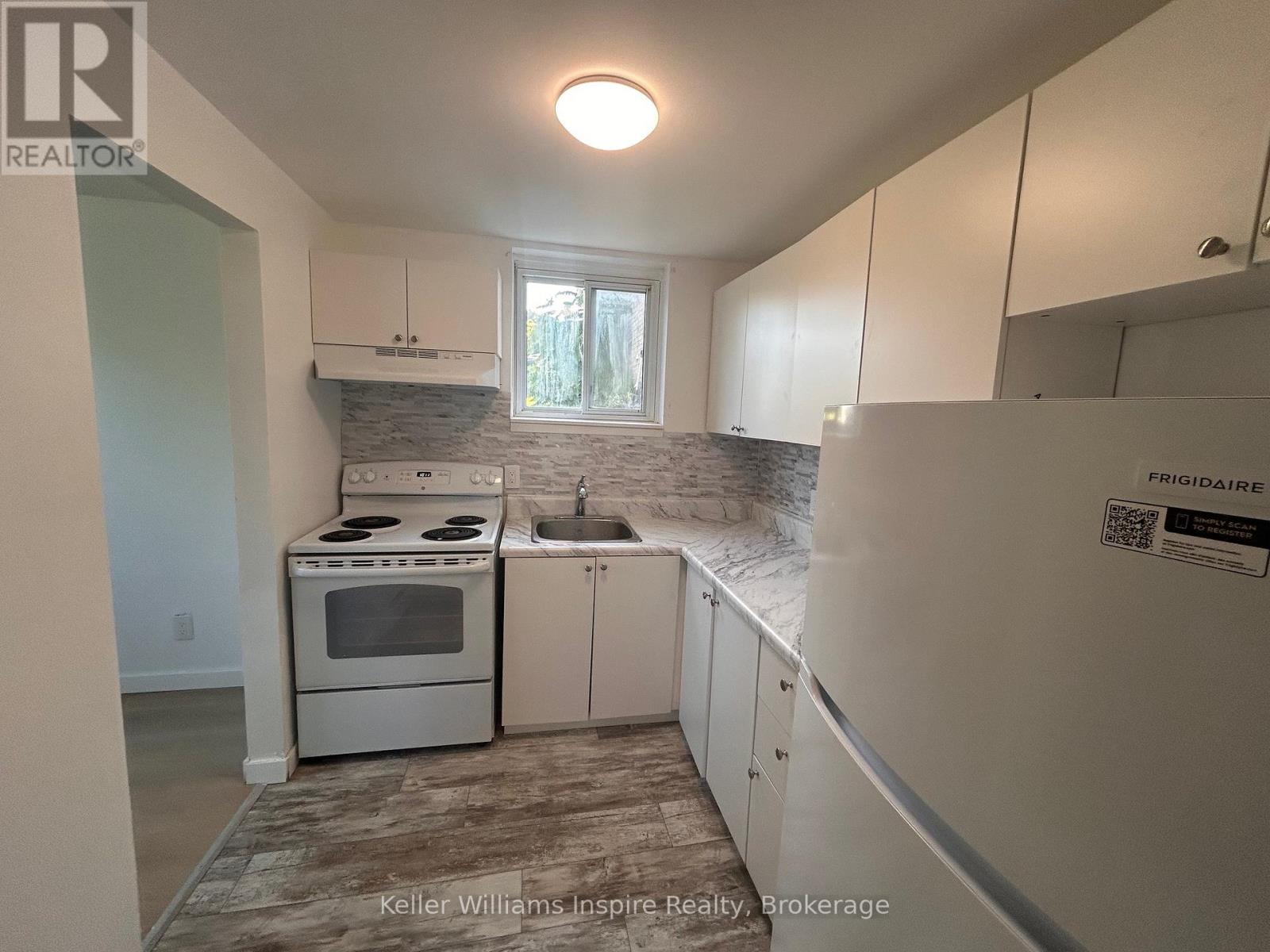 4 - 520 Andrew Street Property Photo 3