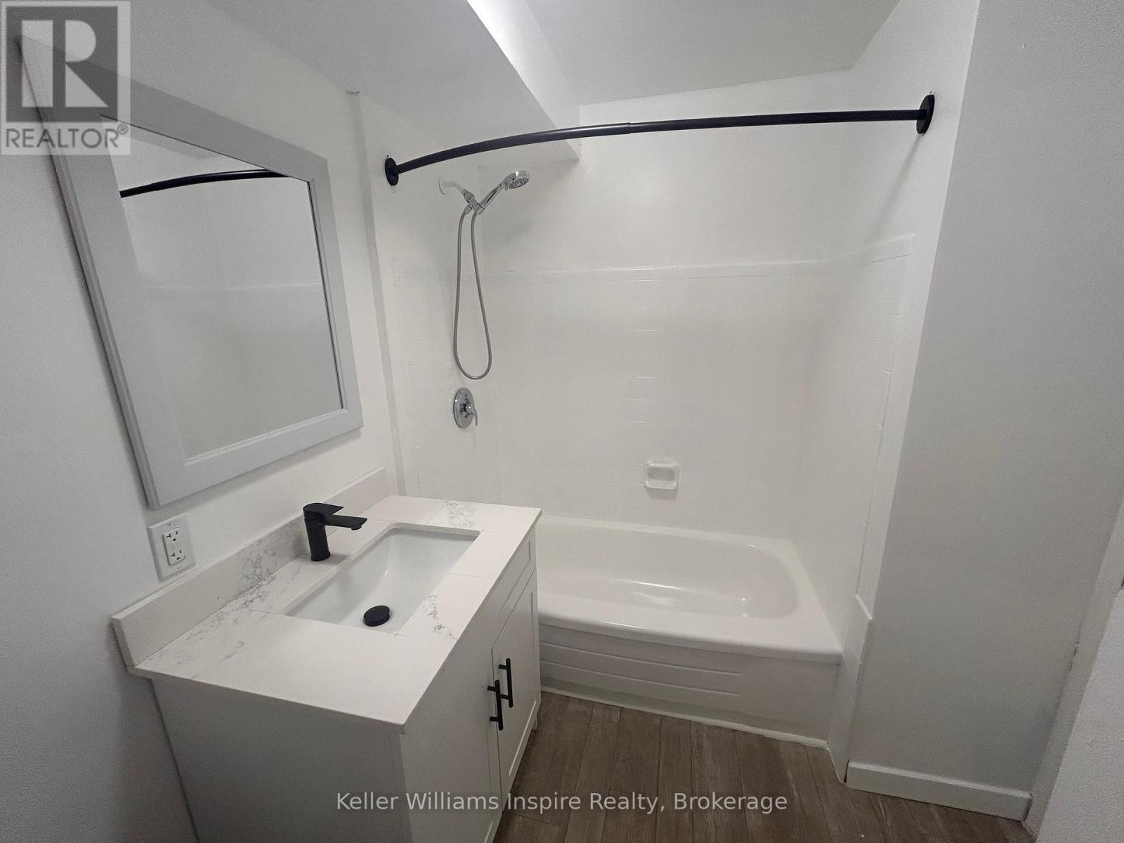 4 - 520 Andrew Street Property Photo 6