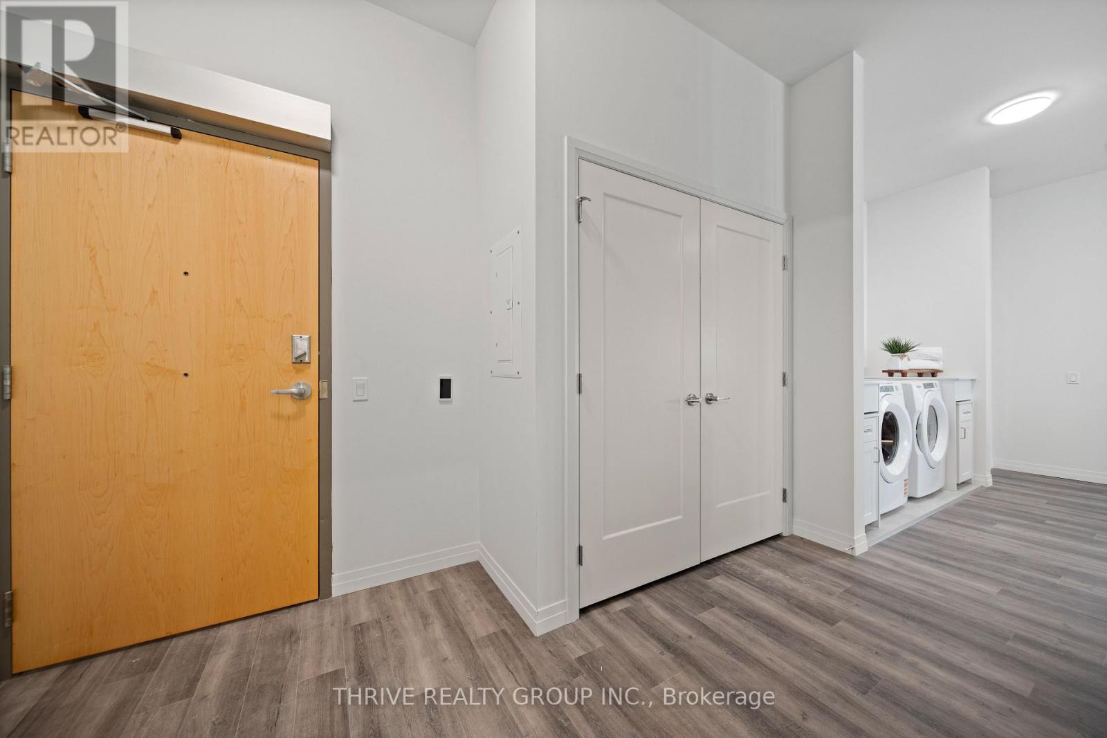 112 - 373 Hill Street Property Photo 2