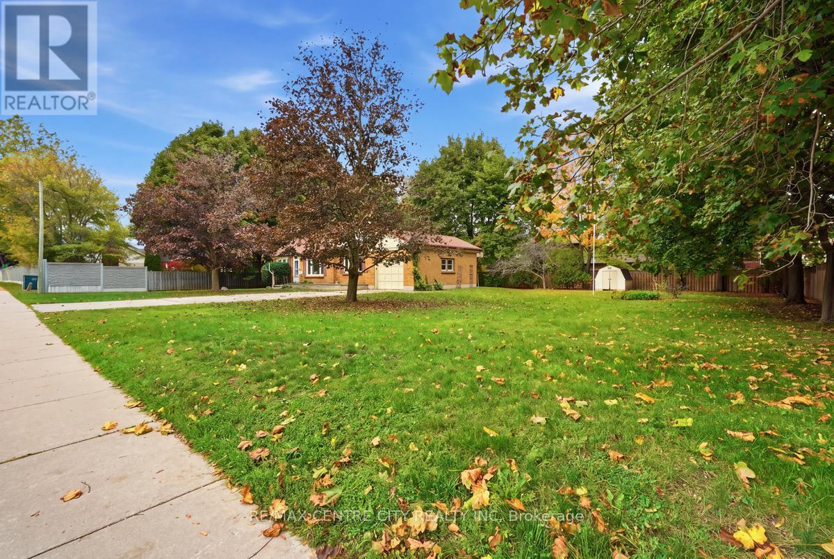 984 Fanshawe Park Road E Property Photo 2