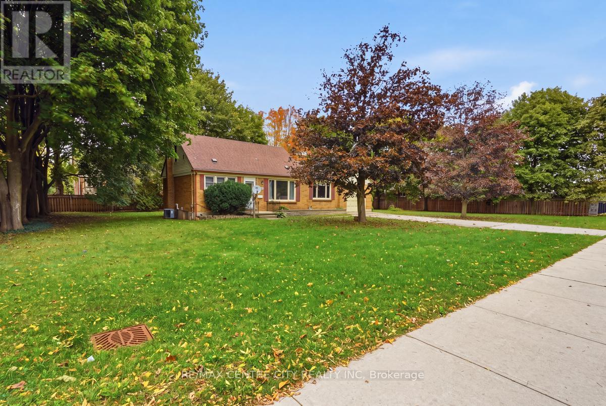984 Fanshawe Park Road E Property Photo 3