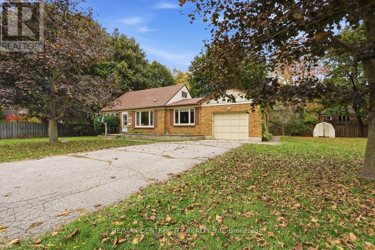 984 Fanshawe Park Road E Property Photo 4