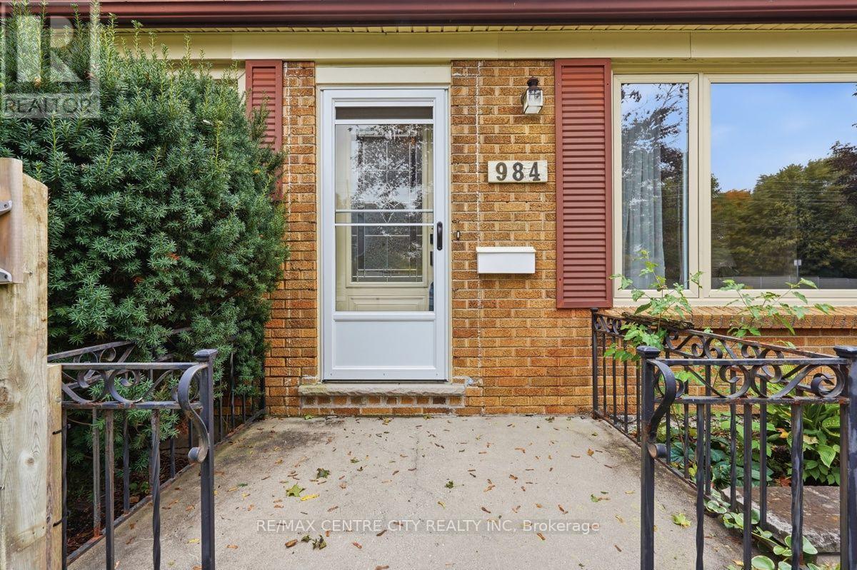 984 Fanshawe Park Road E Property Photo 6