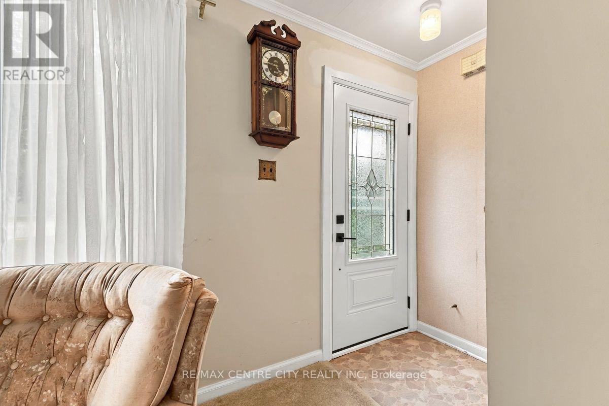 984 Fanshawe Park Road E Property Photo 7