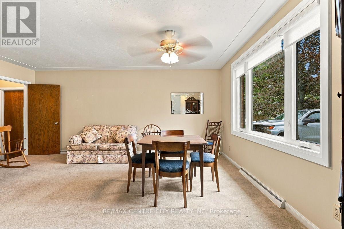 984 Fanshawe Park Road E Property Photo 10