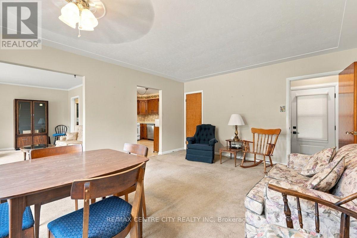 984 Fanshawe Park Road E Property Photo 12