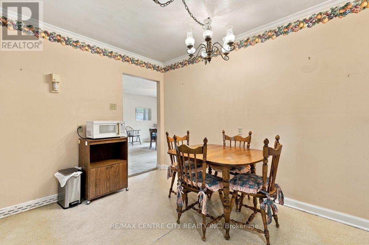 984 Fanshawe Park Road E Property Photo 16