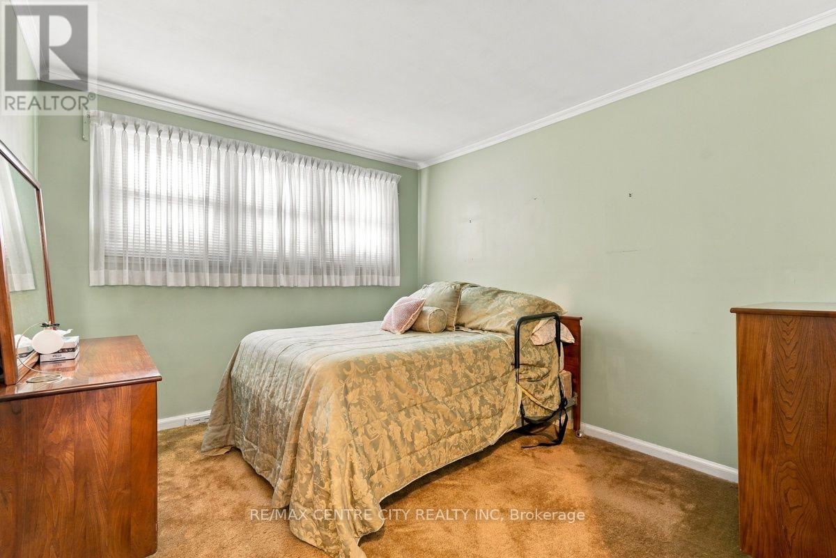 984 Fanshawe Park Road E Property Photo 18