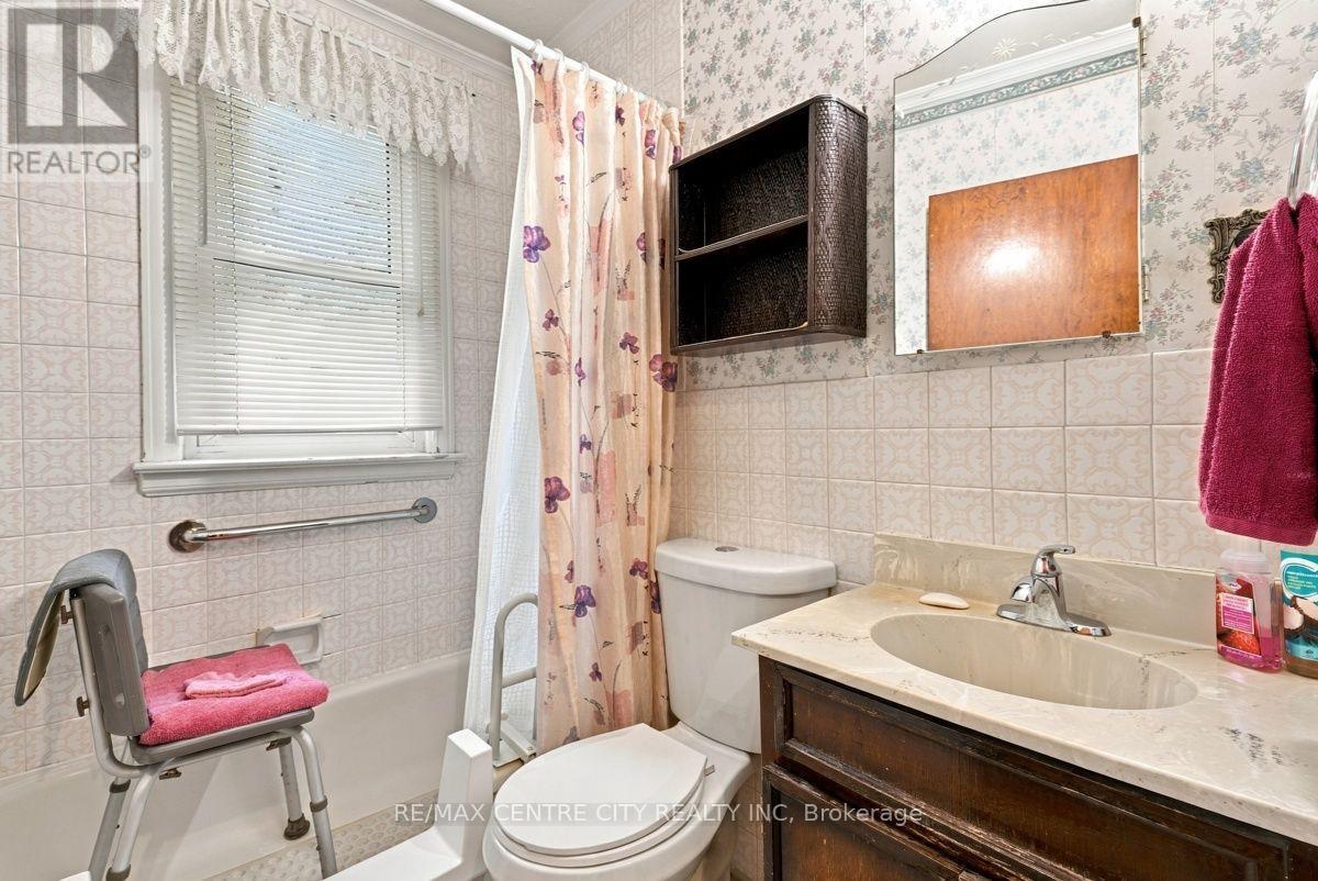 984 Fanshawe Park Road E Property Photo 21