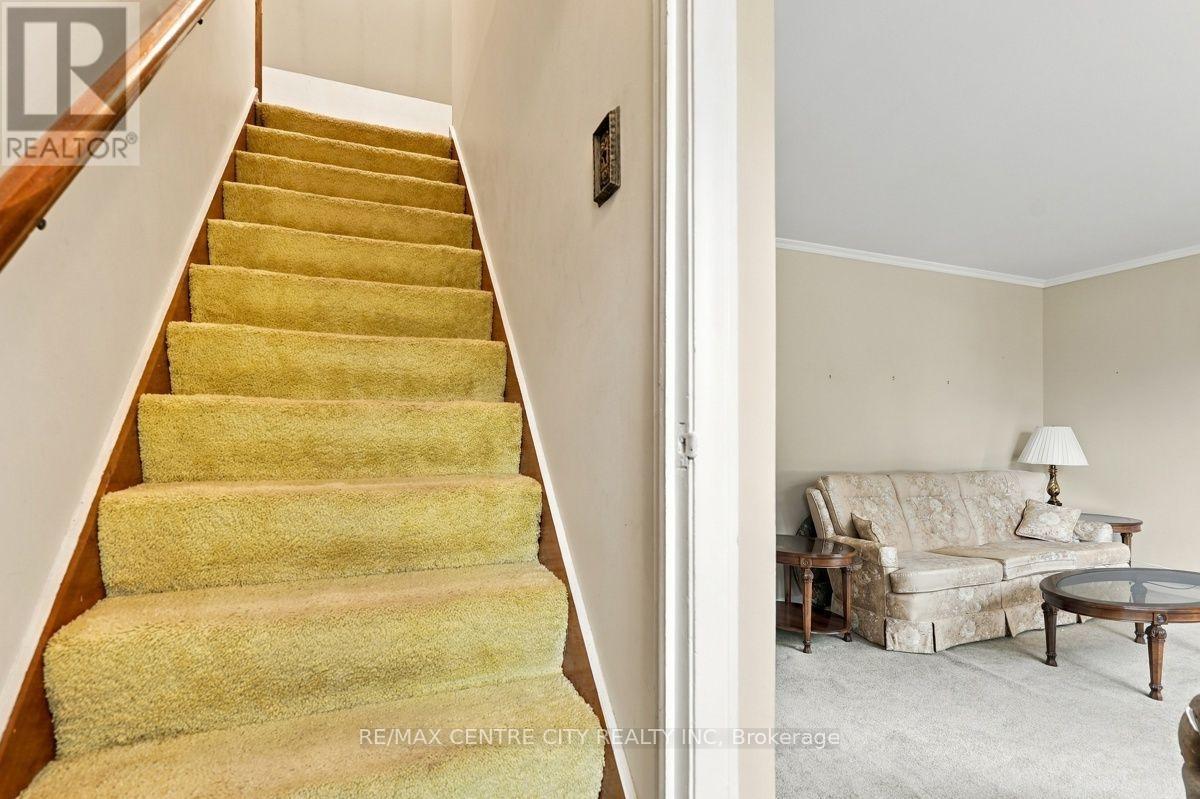 984 Fanshawe Park Road E Property Photo 22