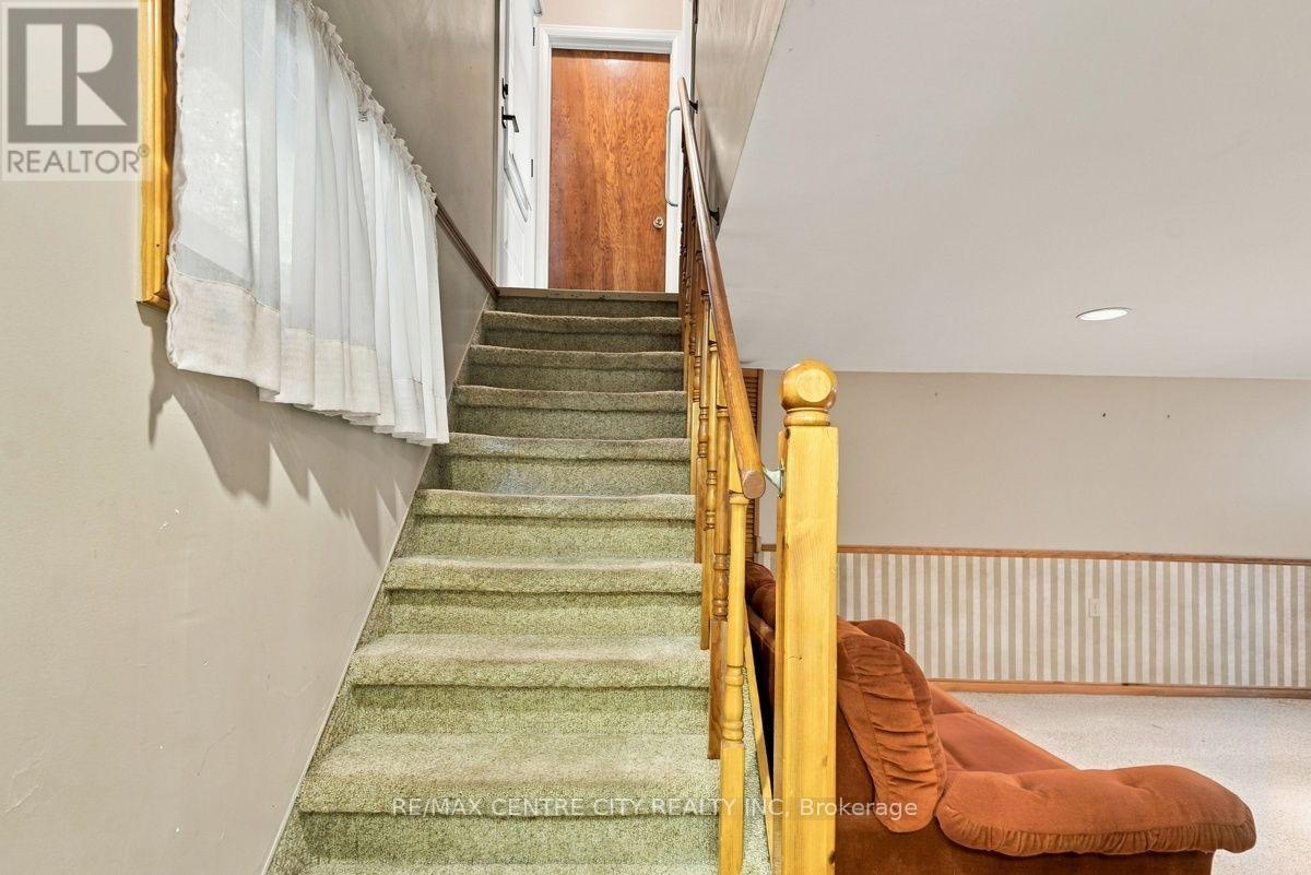 984 Fanshawe Park Road E Property Photo 25