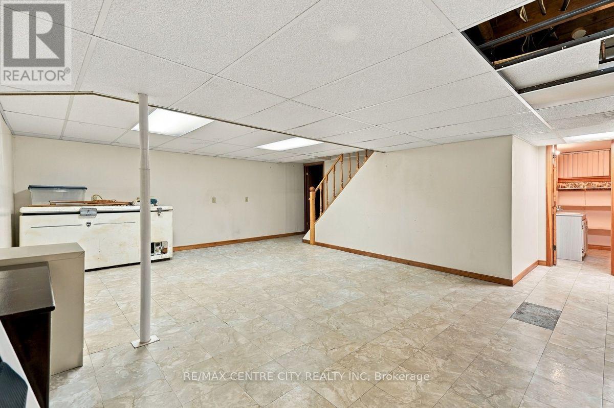 984 Fanshawe Park Road E Property Photo 28