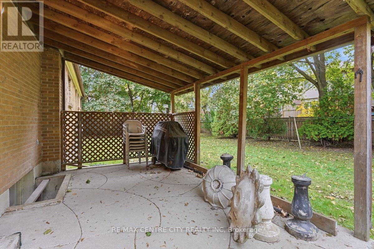 984 Fanshawe Park Road E Property Photo 34