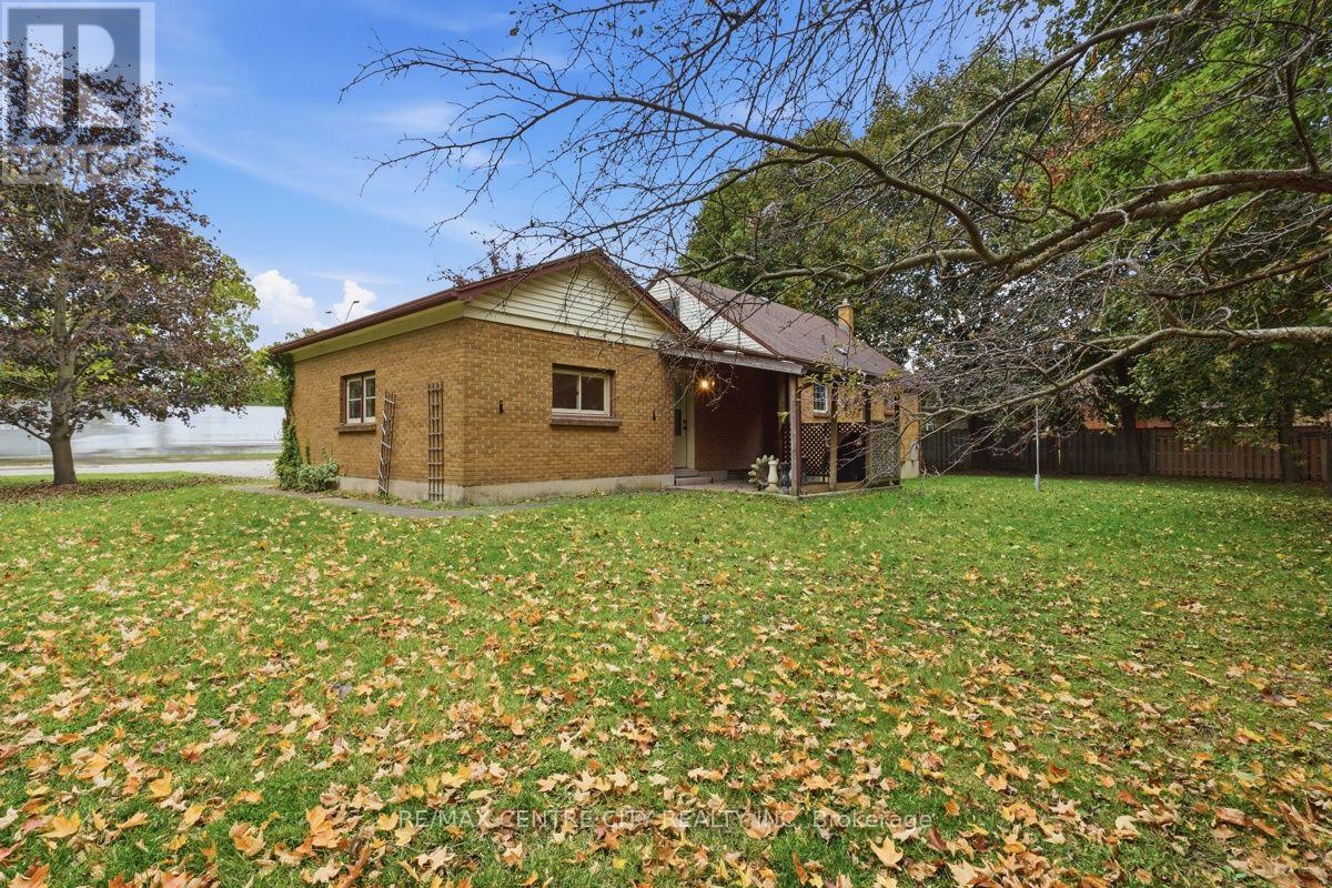 984 Fanshawe Park Road E Property Photo 36