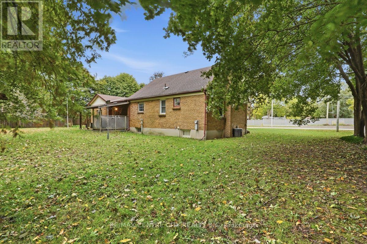 984 Fanshawe Park Road E Property Photo 38