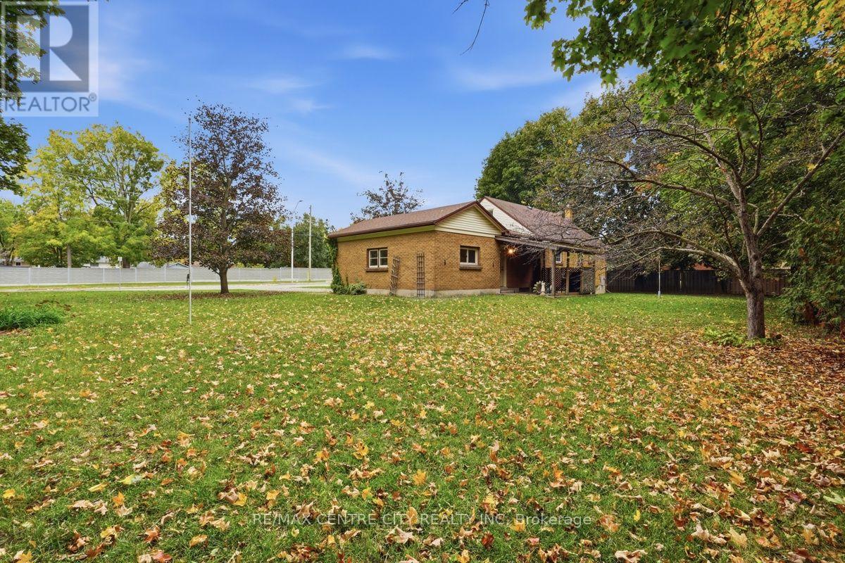 984 Fanshawe Park Road E Property Photo 40