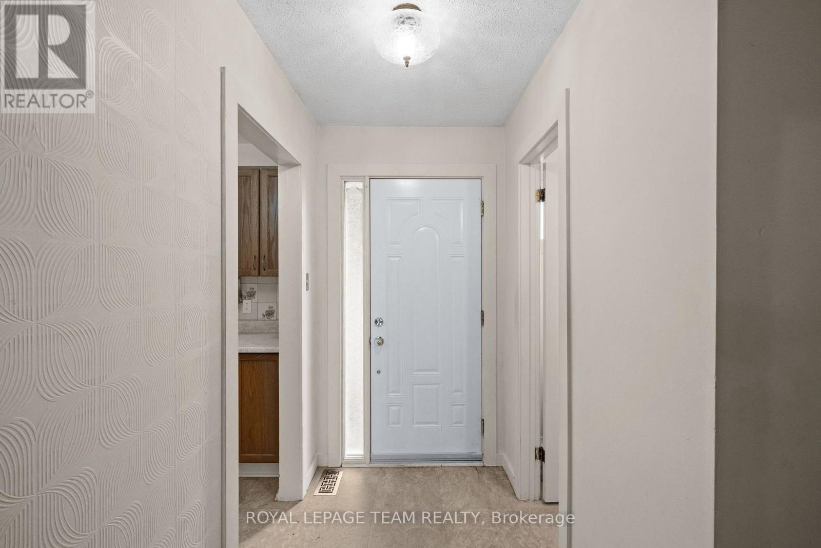 E - 73 Foxfield Drive Property Photo 4