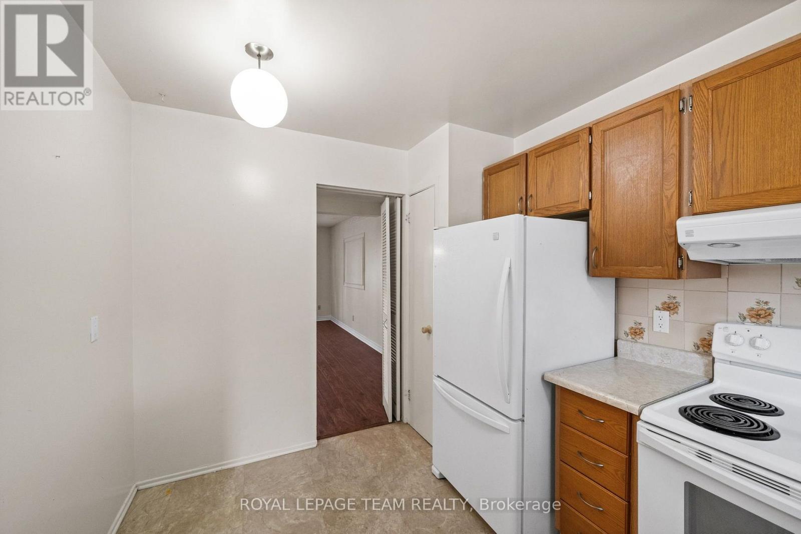 E - 73 Foxfield Drive Property Photo 10