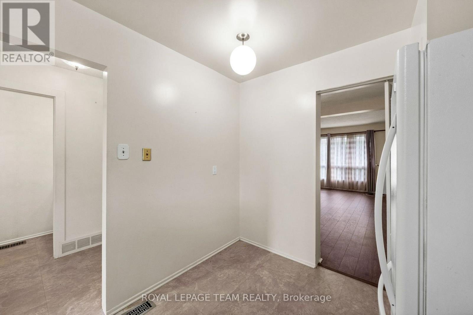 E - 73 Foxfield Drive Property Photo 11