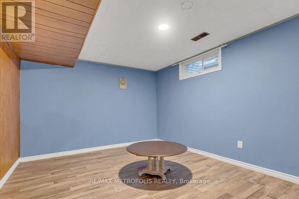 100 Warren Road Property Photo 30