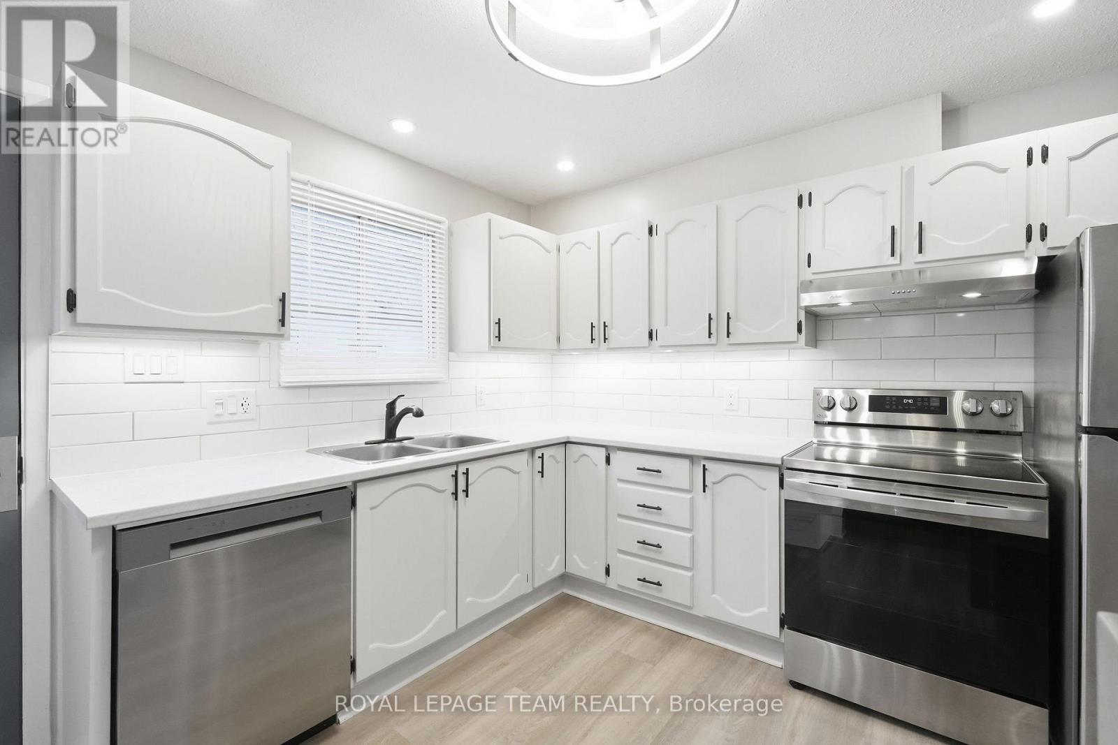 289 Montfort Street Property Photo 17