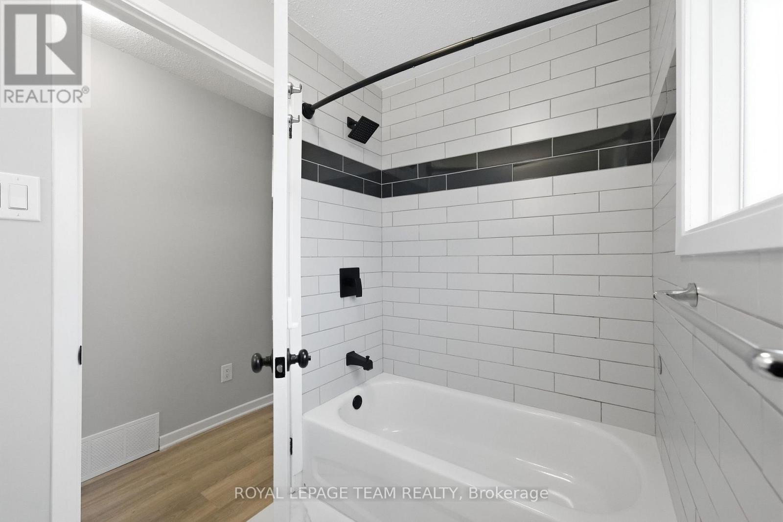 289 Montfort Street Property Photo 28