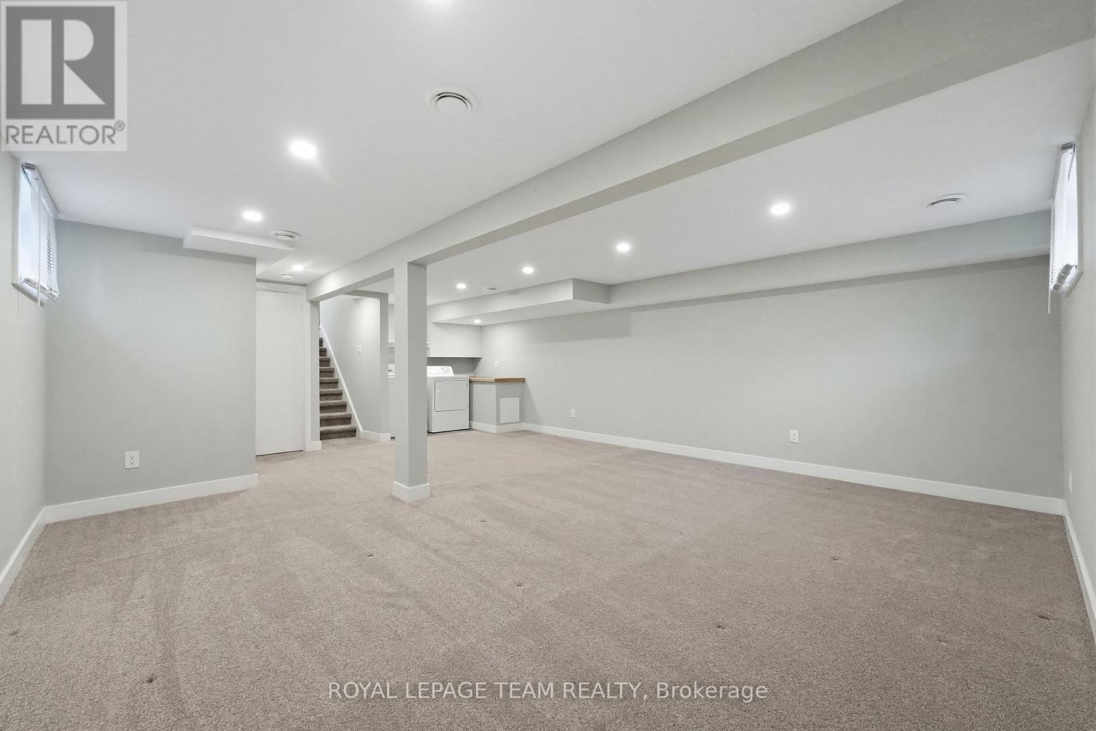289 Montfort Street Property Photo 32