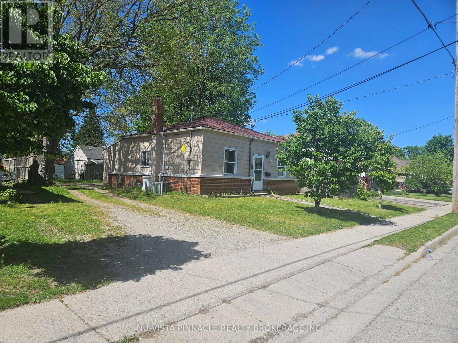 744 Little Grey Street Property Photo 2