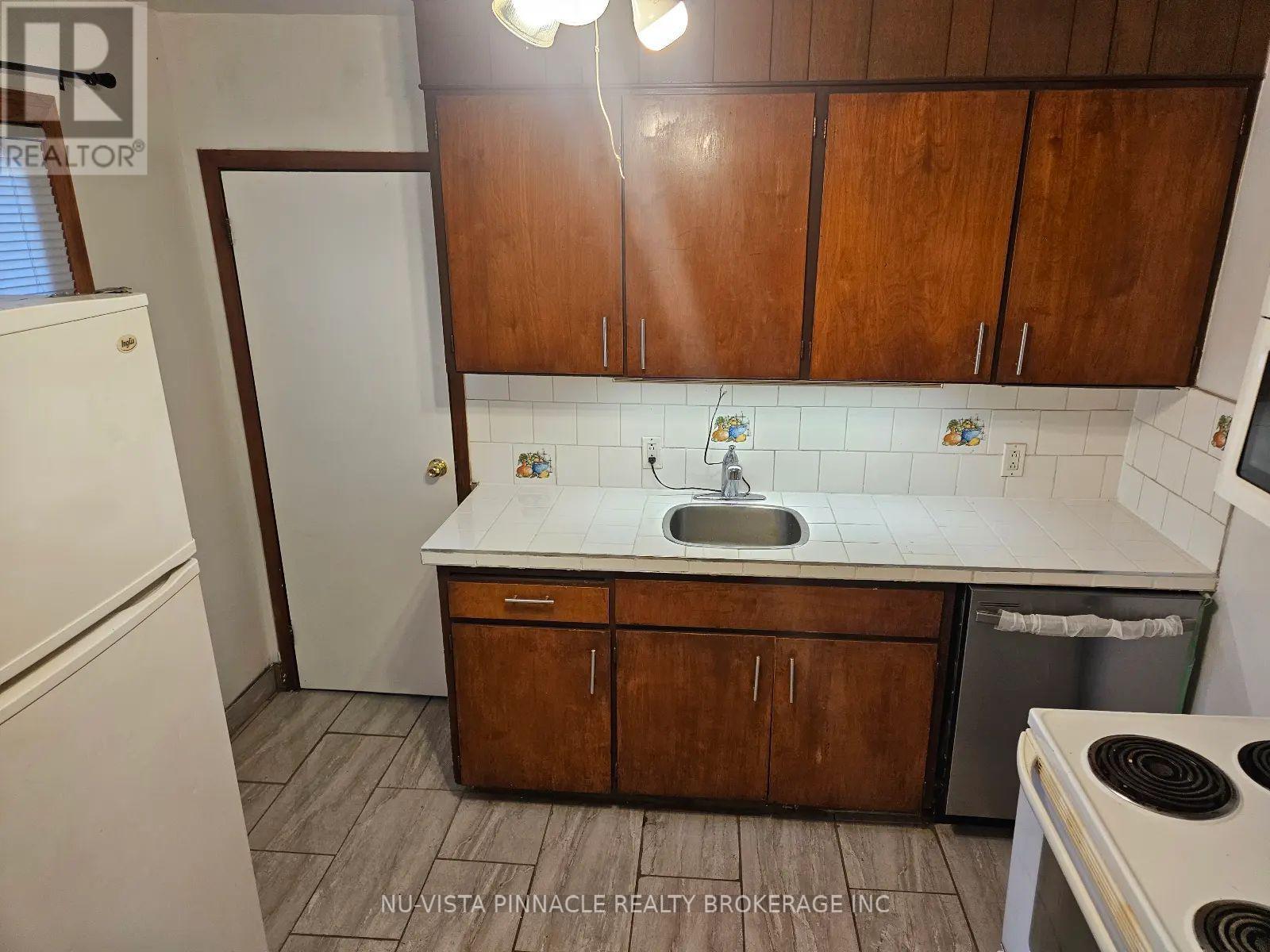 744 Little Grey Street Property Photo 7