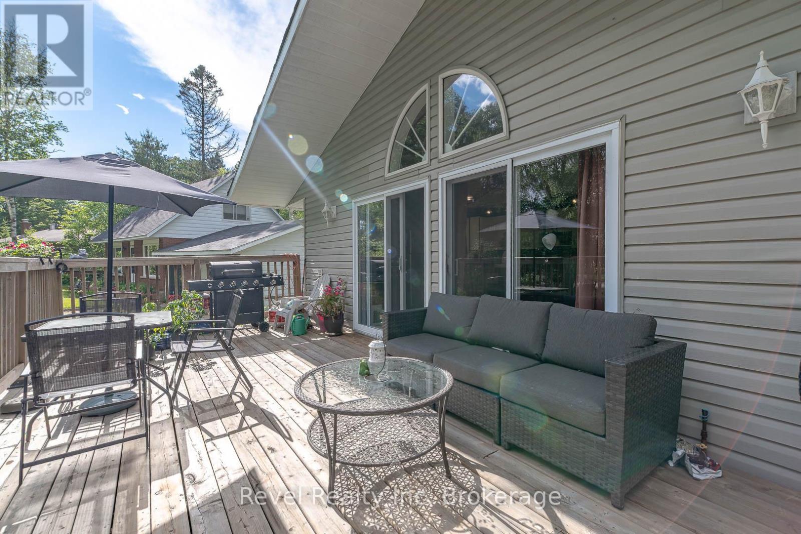 36 Tebby Boulevard Property Photo 4