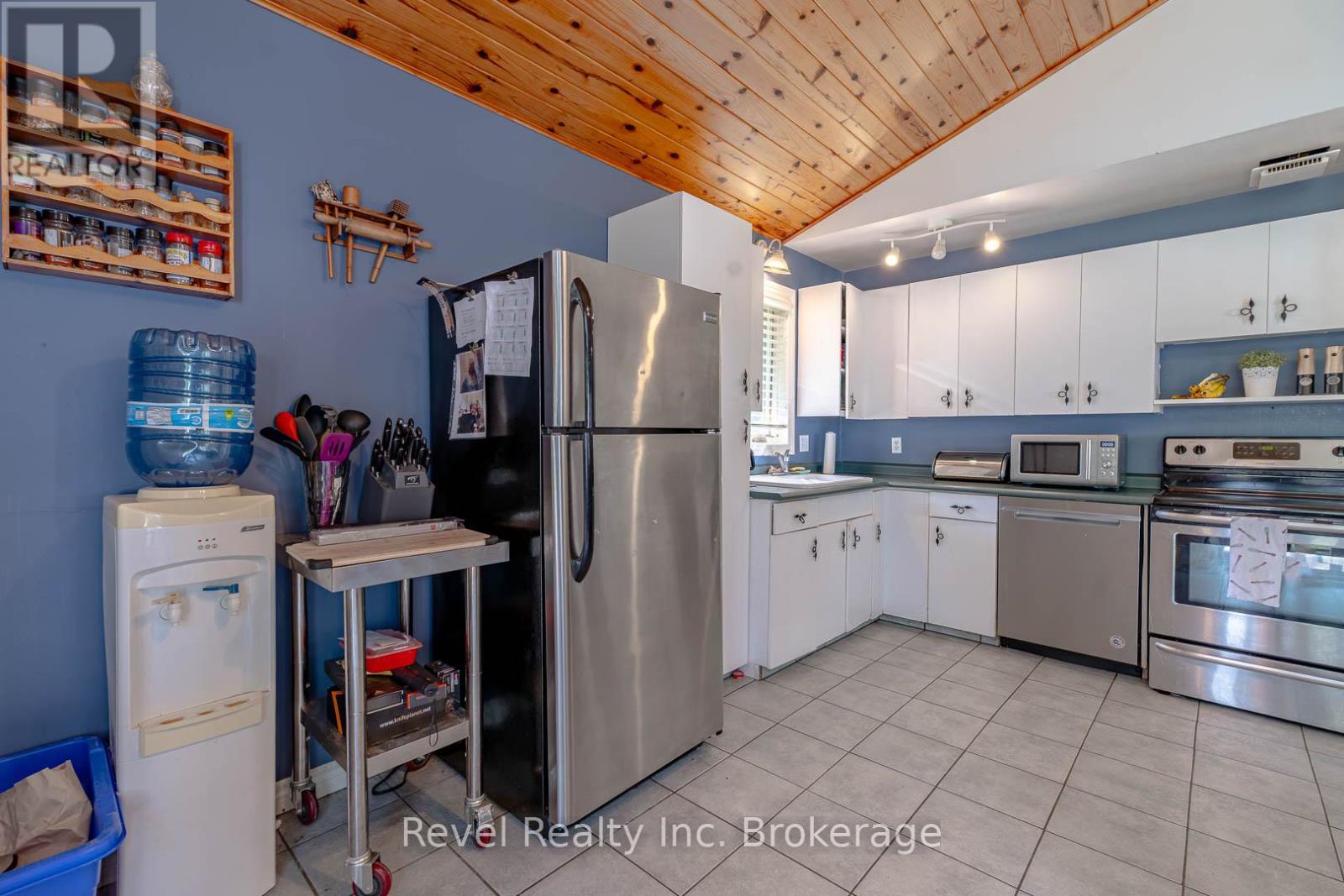 36 Tebby Boulevard Property Photo 9