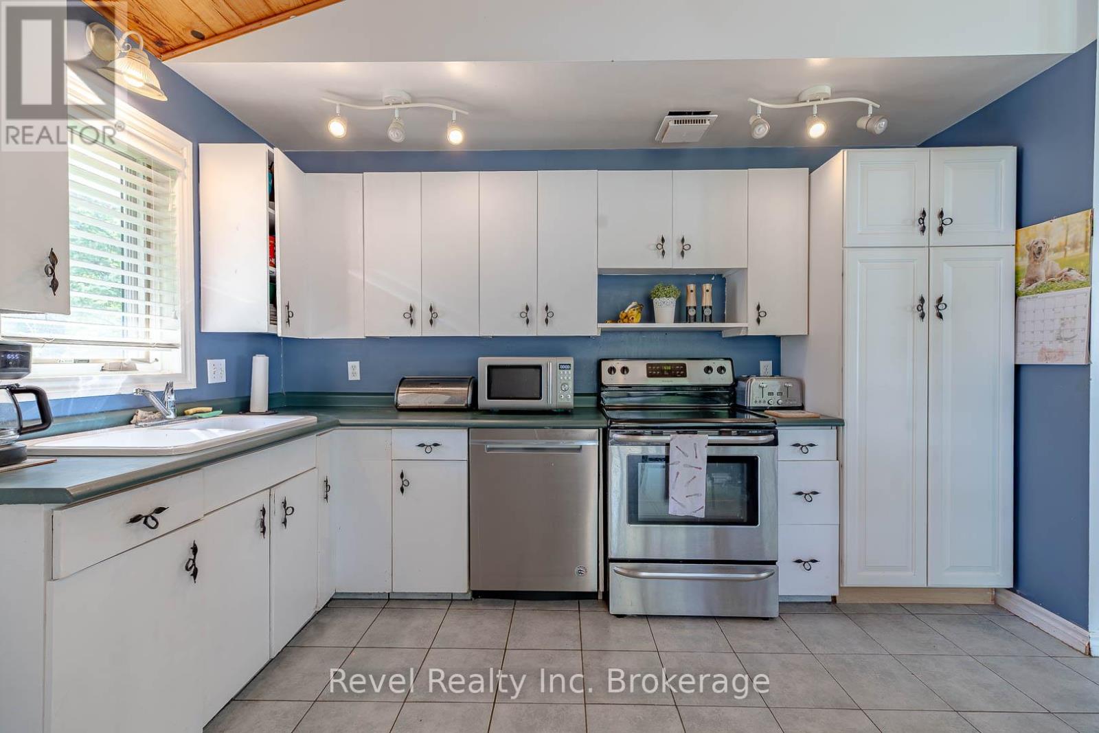 36 Tebby Boulevard Property Photo 10