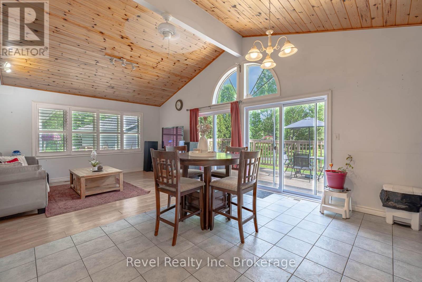 36 Tebby Boulevard Property Photo 12