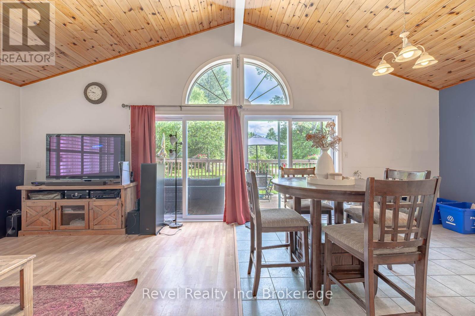 36 Tebby Boulevard Property Photo 13