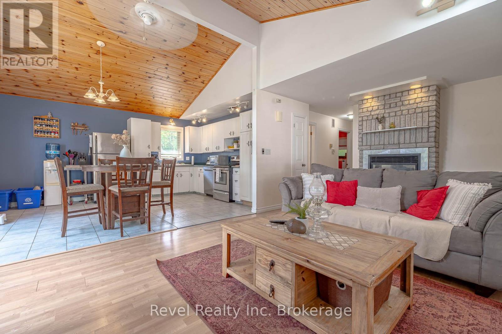 36 Tebby Boulevard Property Photo 14