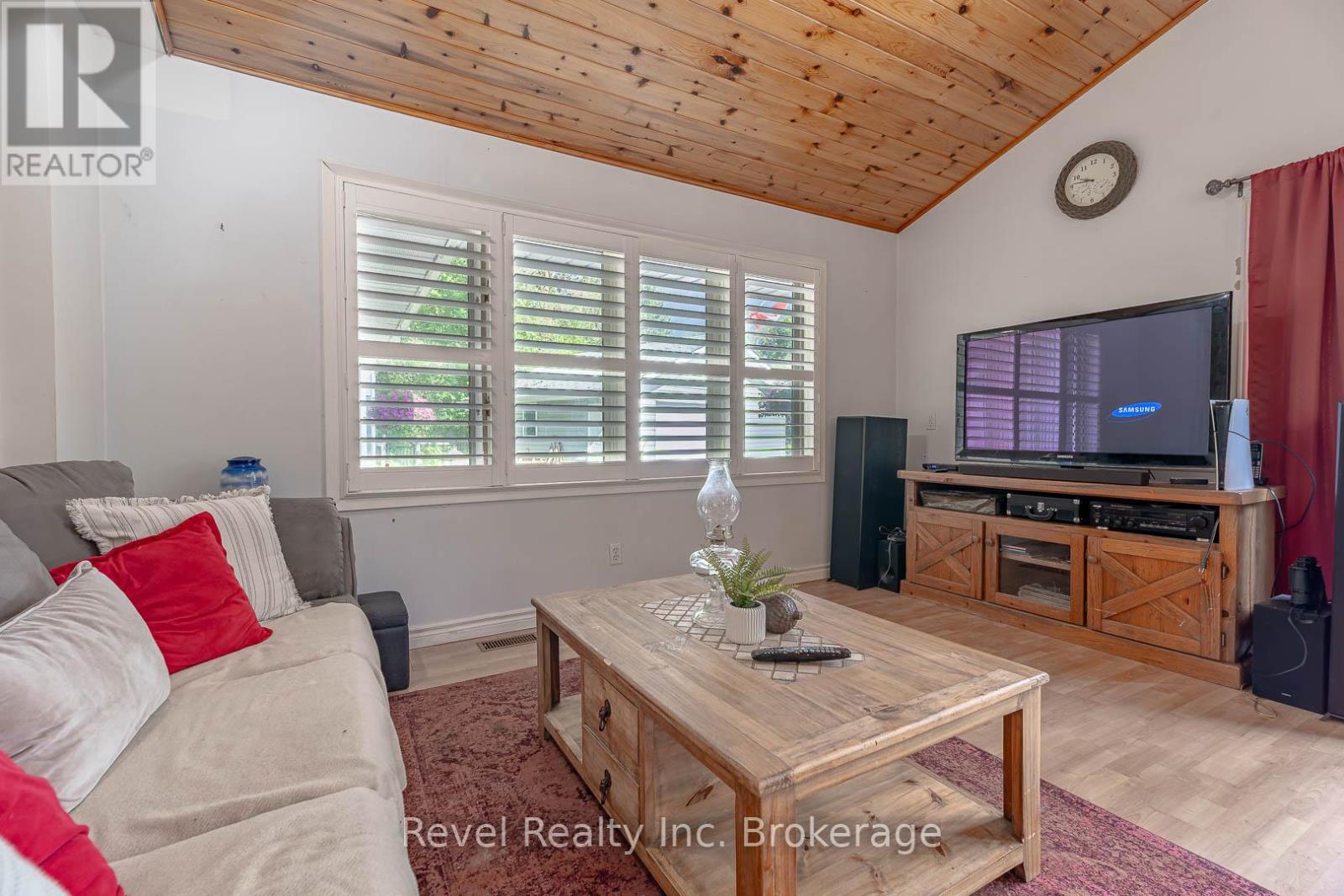 36 Tebby Boulevard Property Photo 15