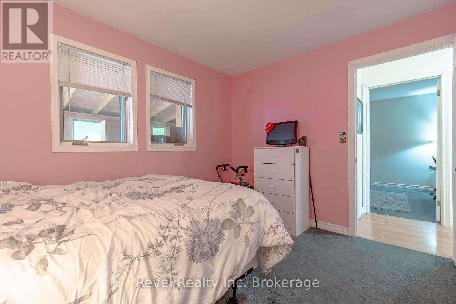 36 Tebby Boulevard Property Photo 22