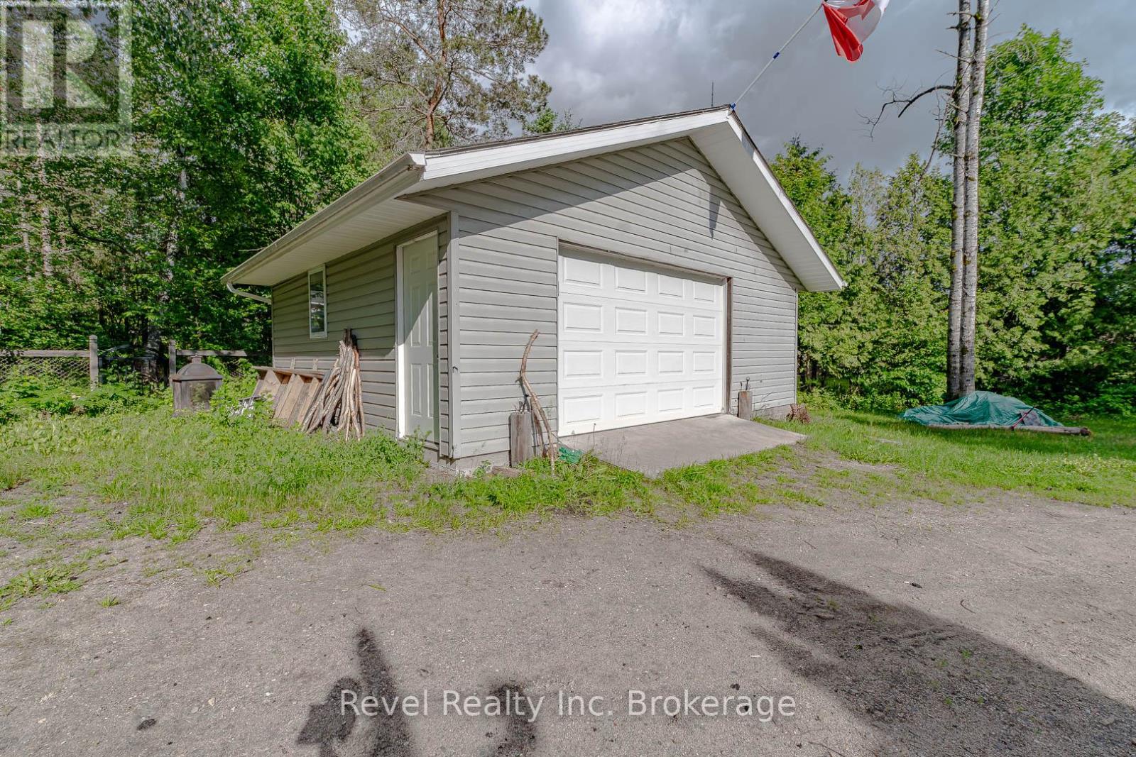 36 Tebby Boulevard Property Photo 40