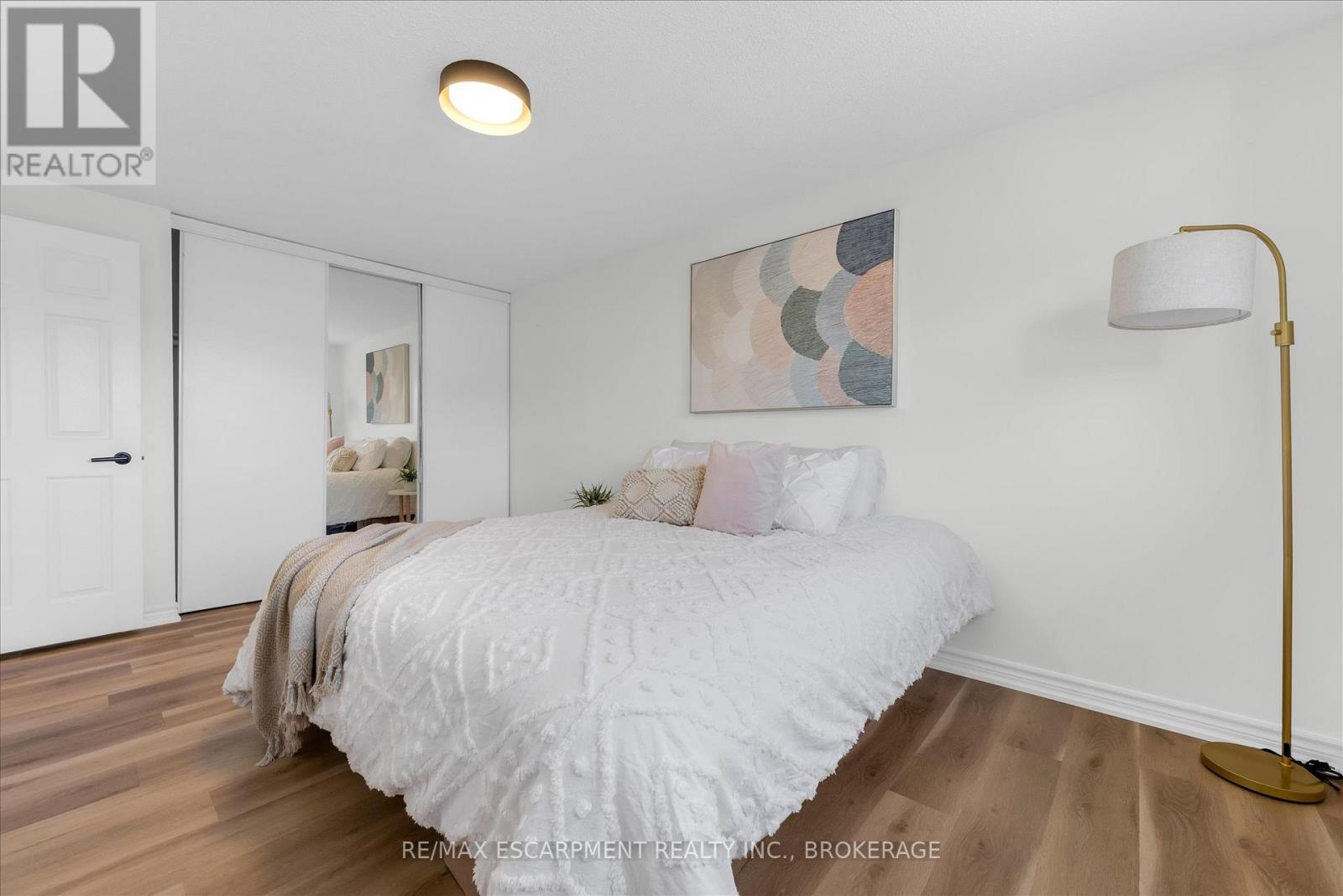 49 Grove Avenue Property Photo 14