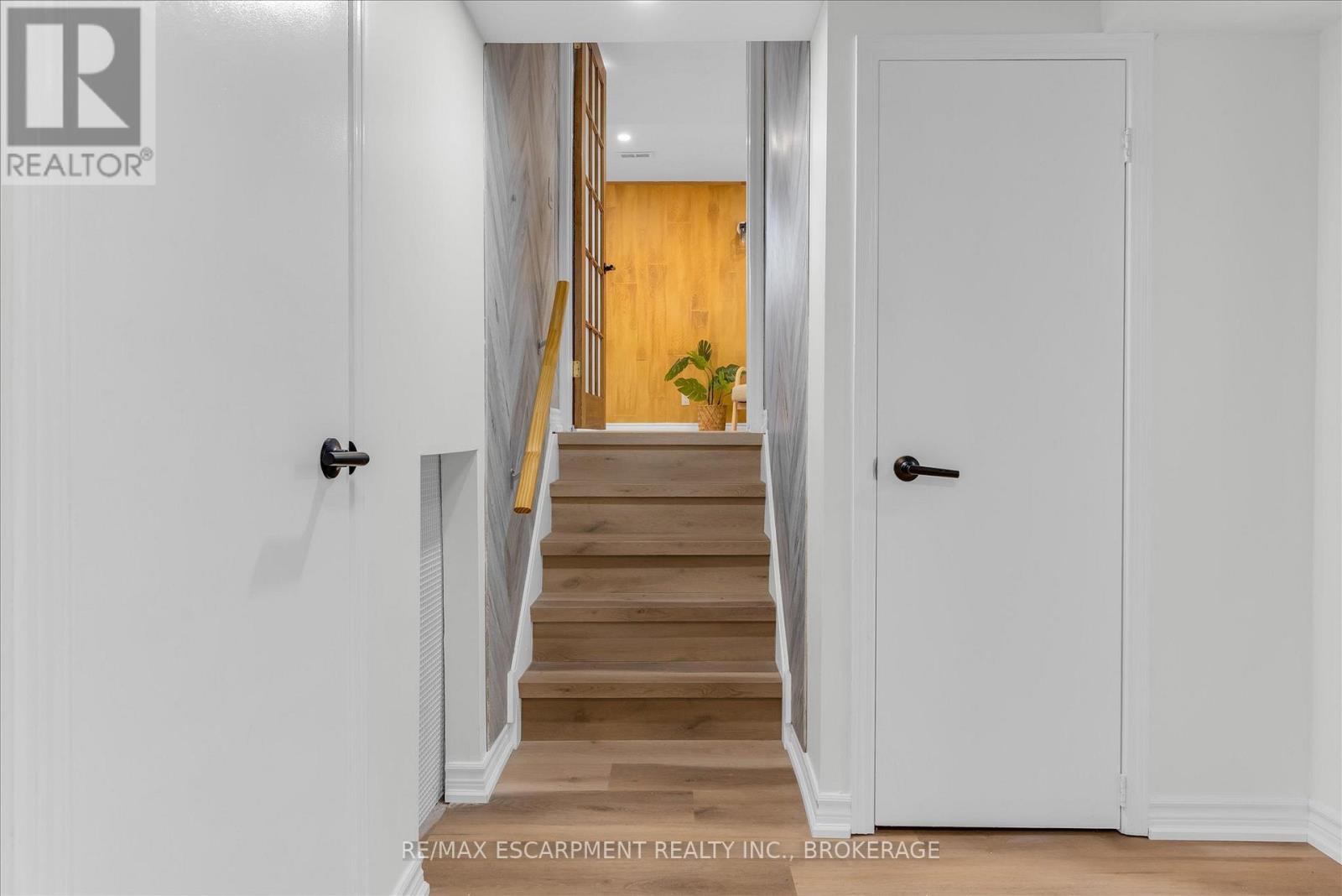 49 Grove Avenue Property Photo 28