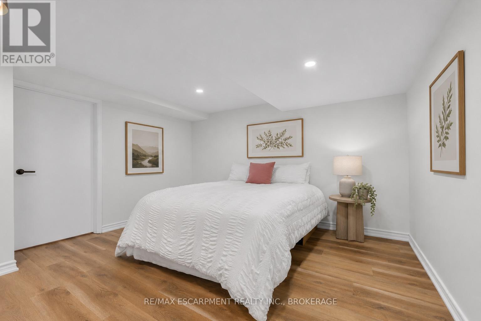 49 Grove Avenue Property Photo 29