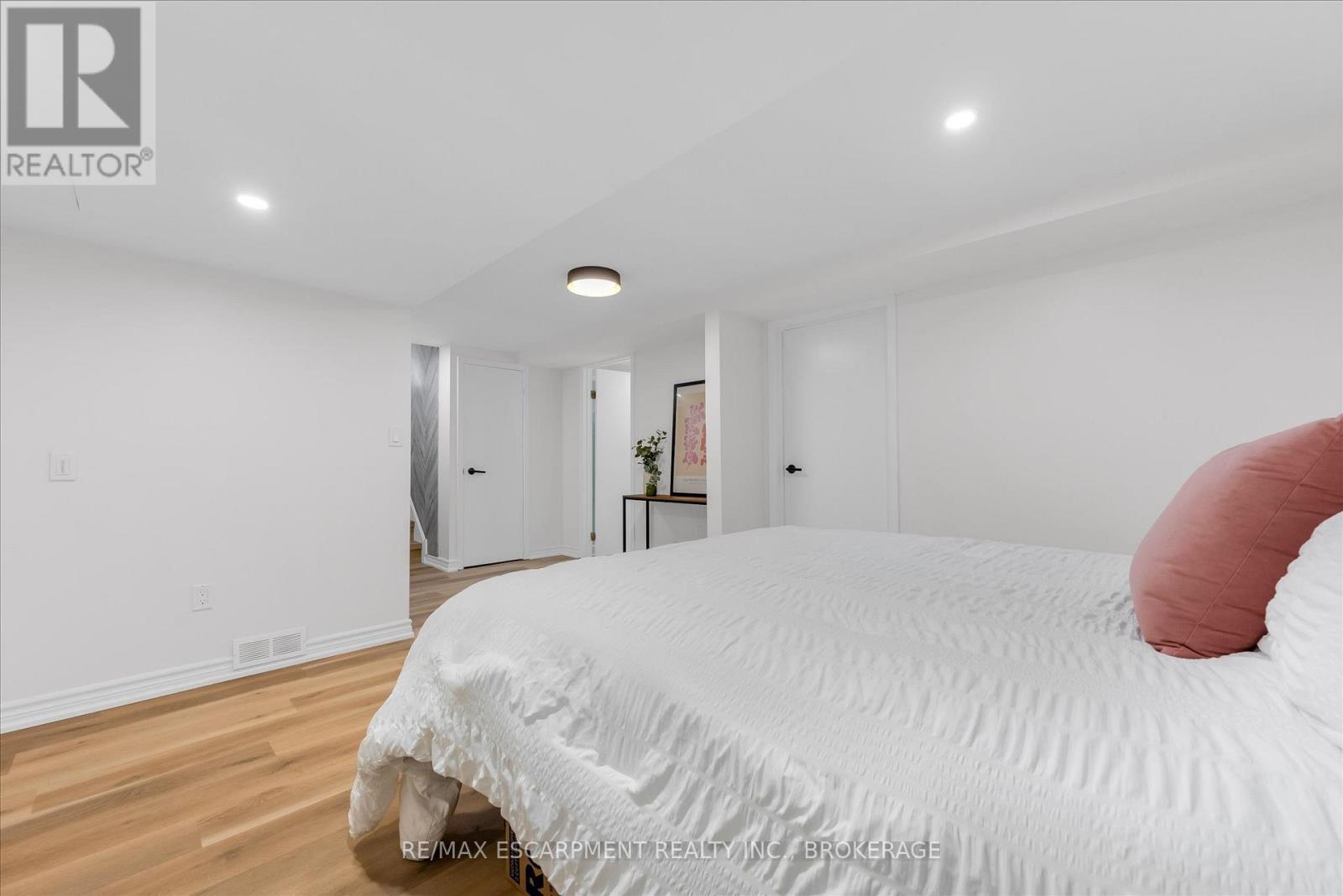 49 Grove Avenue Property Photo 30
