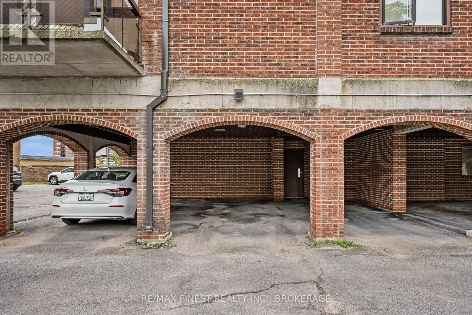 501 - 315 Regent Street Property Photo 8