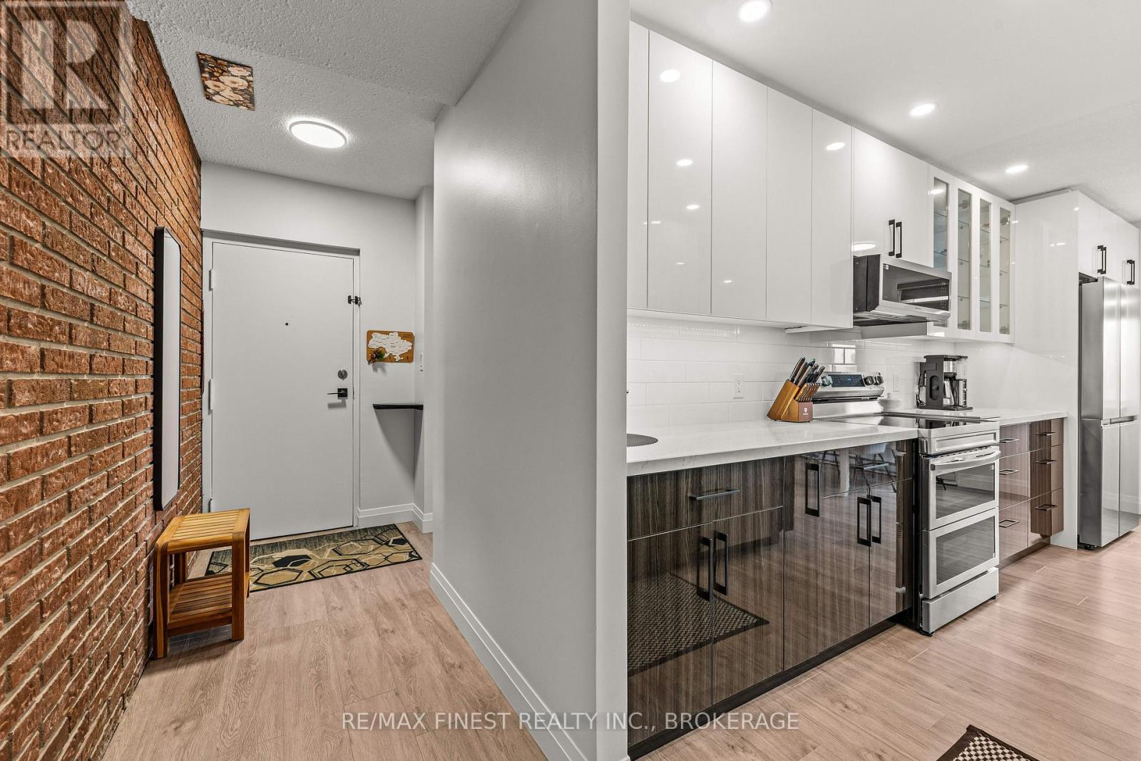 501 - 315 Regent Street Property Photo 17