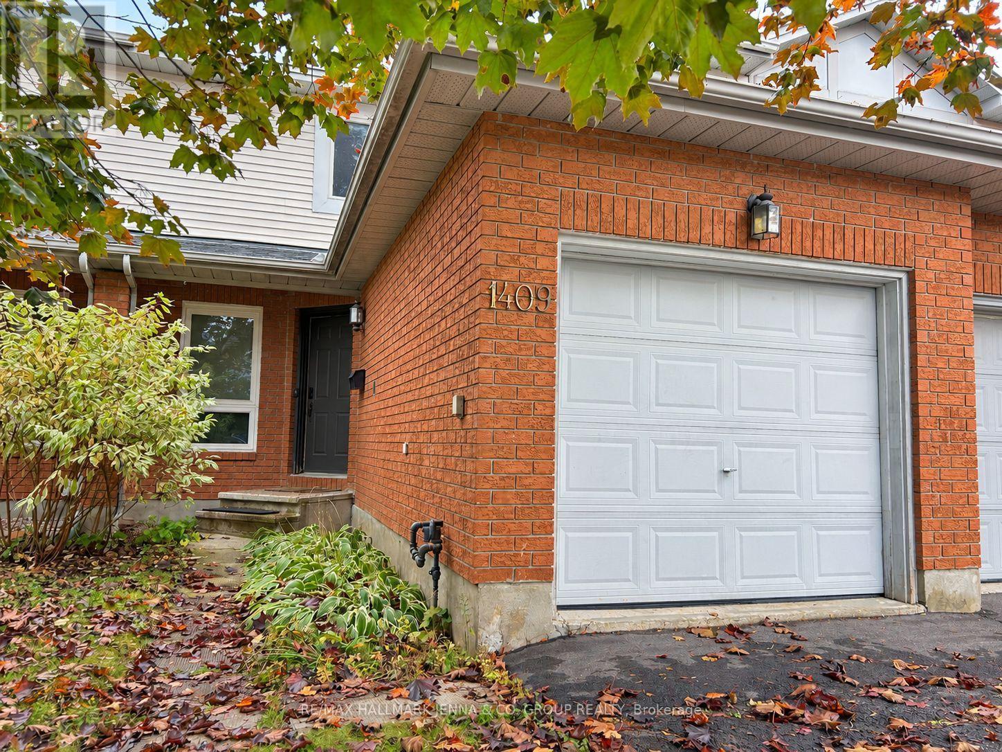 1409 Caravel Crescent Property Photo 2